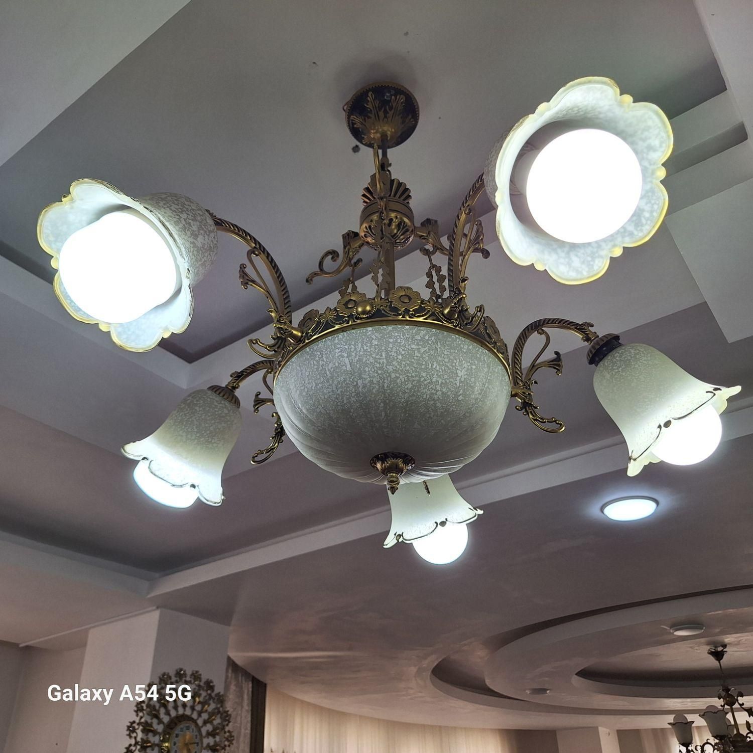 لوسترطرح برنز|لوستر و چراغ آویز|کرمانشاه, |دیوار