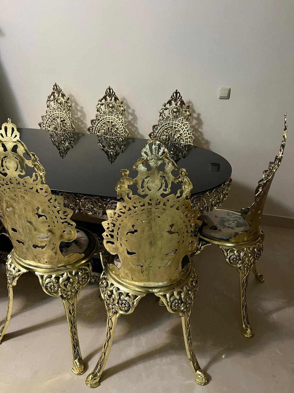 میز ناهار خوری از جنس آلیاژ آلومنیوم آبکاری برنز|میز و صندلی غذاخوری|تهران, تجریش|دیوار