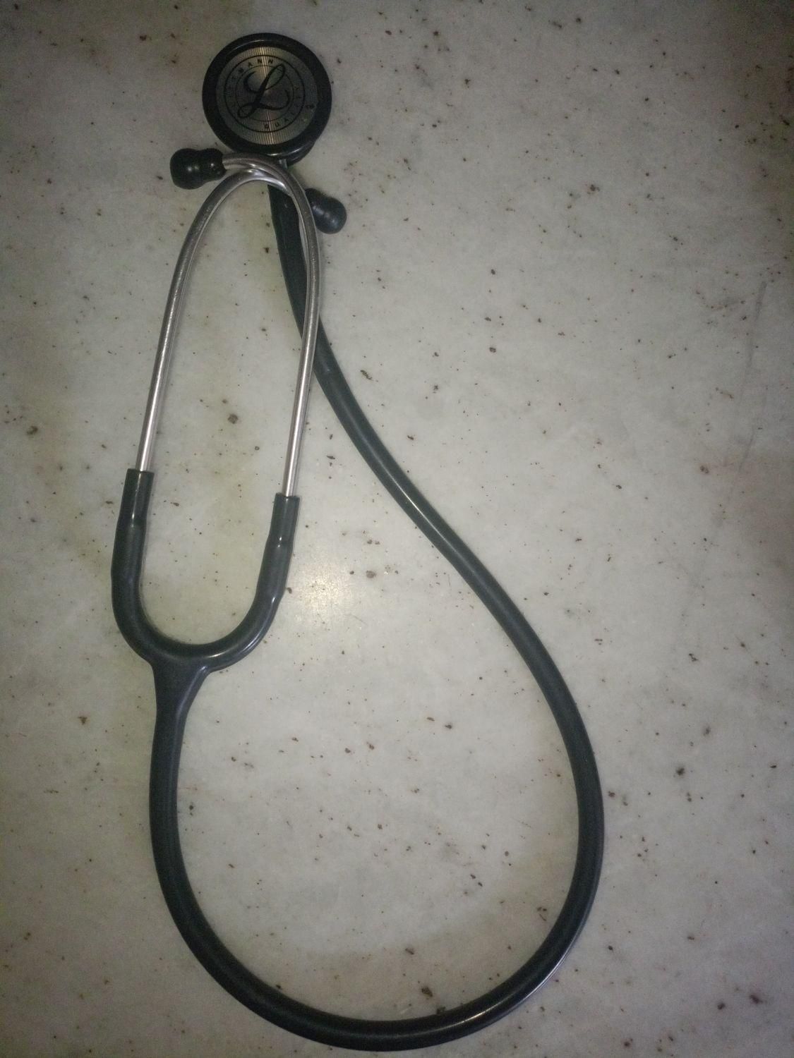 گوشی پزشکی|آرایشی، بهداشتی، درمانی|سبزوار, ولیعصر (نجار آباد)|دیوار