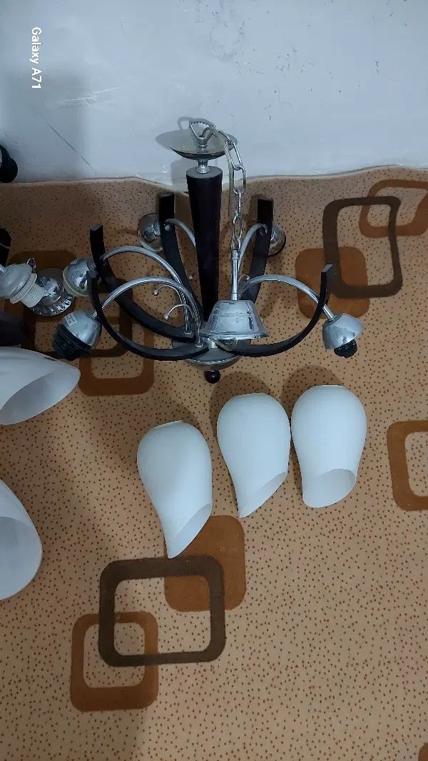 دوتا لوستر کاملا سالم هر دو ۵شعله|لوستر و چراغ آویز|کرمانشاه, |دیوار
