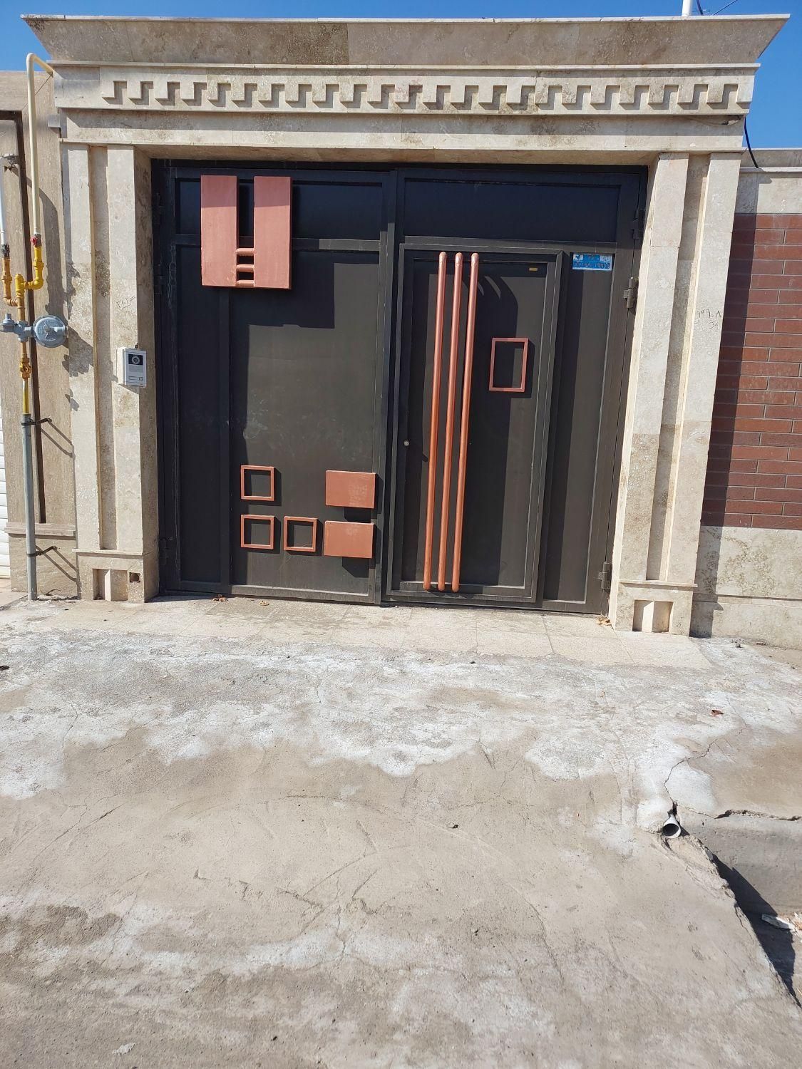 تعویض درب های آهنی با کرکره برقی|خدمات پیشه و مهارت|رفسنجان, |دیوار