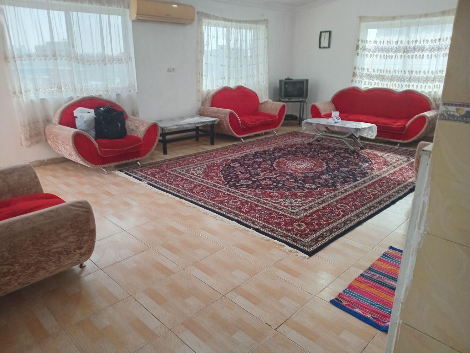 آپارتمان ۹۰ متری ۱ خوابه طبقه ۳|اجارهٔ کوتاه‌مدت آپارتمان و سوئیت|محمودآباد, |دیوار