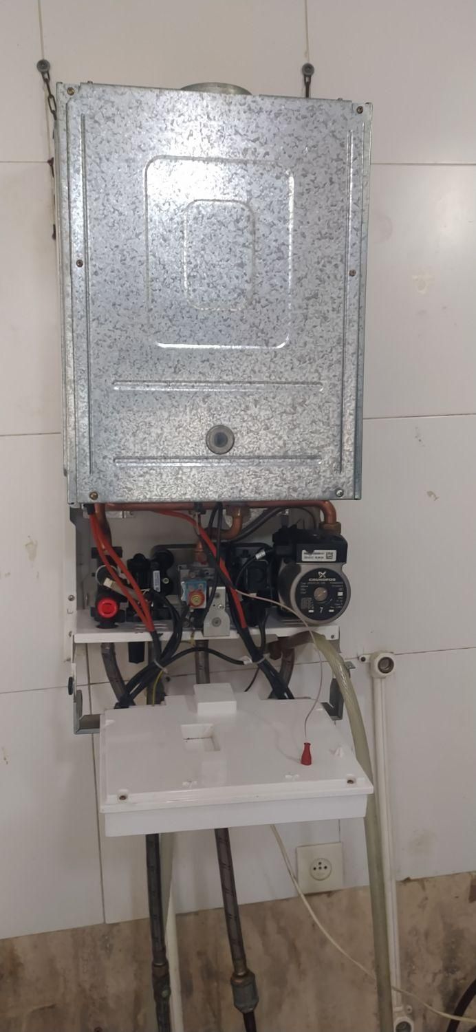 تعمیرات تخصصی شیخ پکیج آبگرمکن کولر|آبگرمکن، پکیج، شوفاژ|رودهن, |دیوار