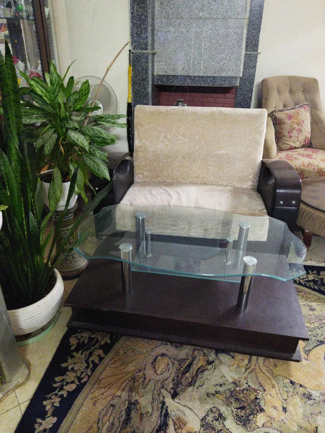 میز به همراه مبل|مبلمان خانگی و میز عسلی|مشهد, هنرستان|دیوار