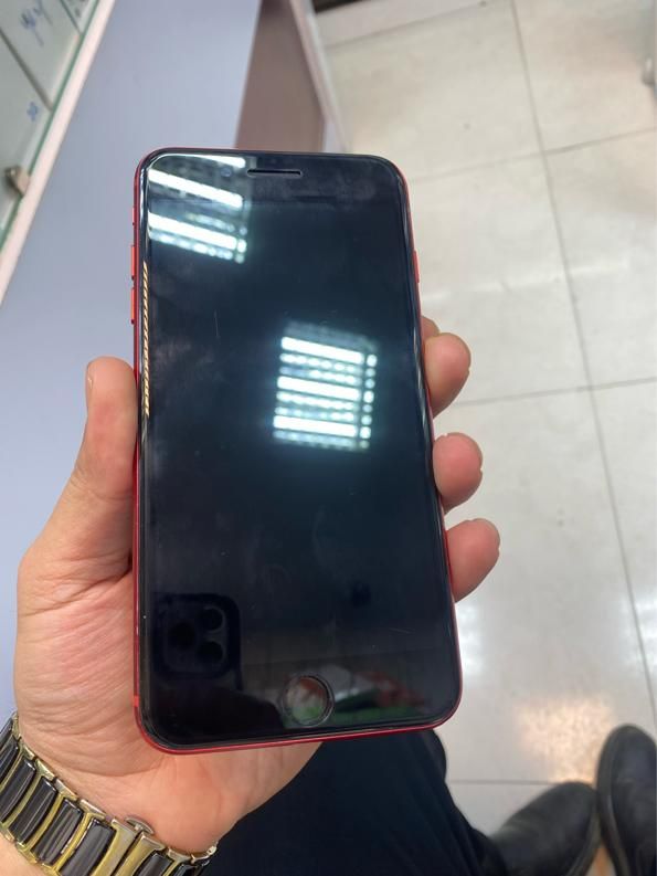 اپل iPhone 8 Plus با حافظهٔ ۶۴ گیگابایت|موبایل|مشهد, جنت|دیوار