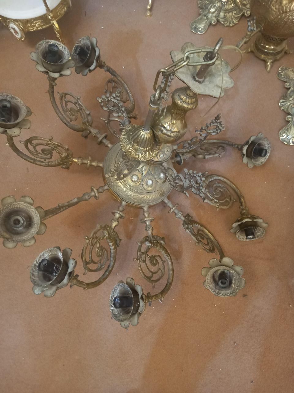 خرید انواع وسایل برنزی|لوستر و چراغ آویز|قم, کاسه گران|دیوار