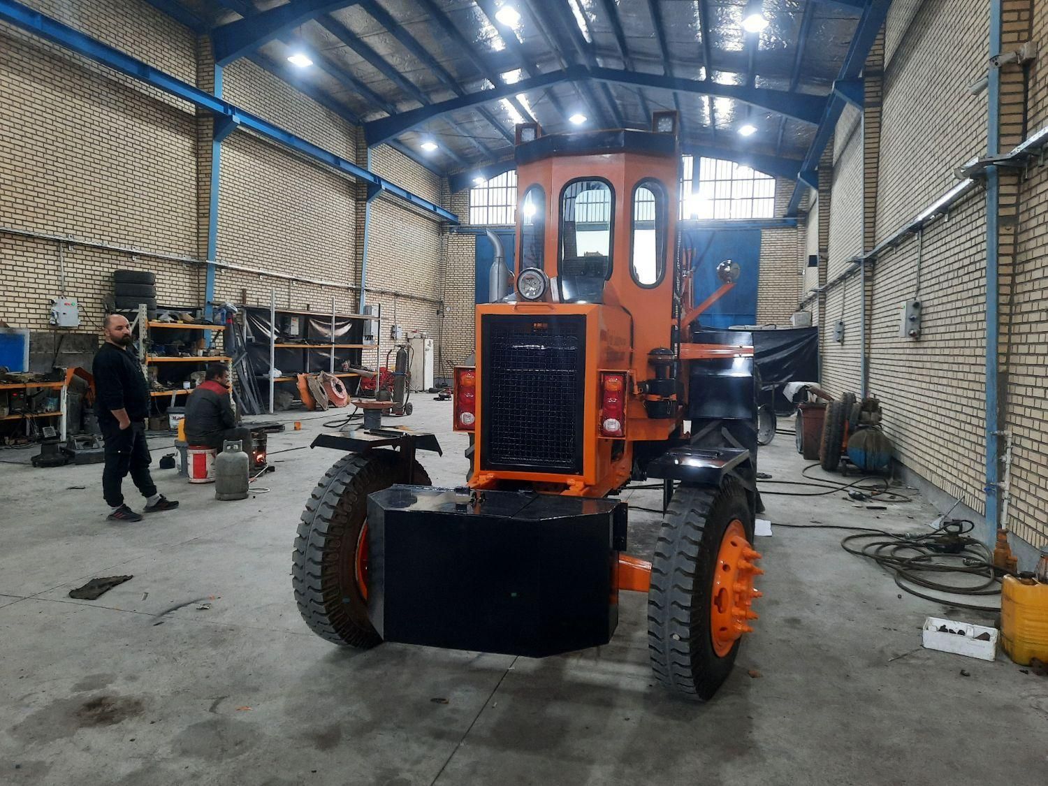 تراکتور رومانی بیل عقب لودریموتور وگیربکس|خودرو سنگین|کرمان, |دیوار