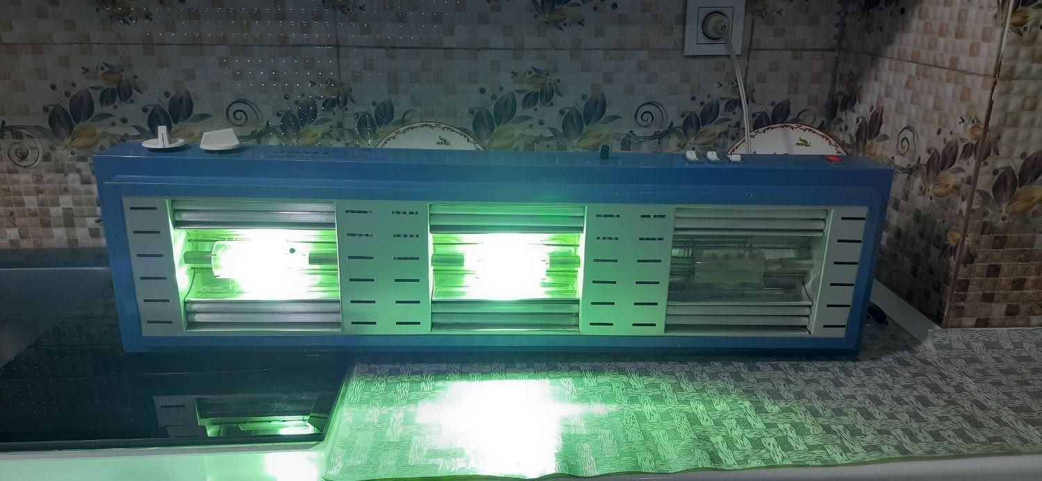 دستگاه سولاریوم قدیمی تمام قسمتها فابریک و سالم|آرایشی، بهداشتی، درمانی|مشکیندشت, |دیوار