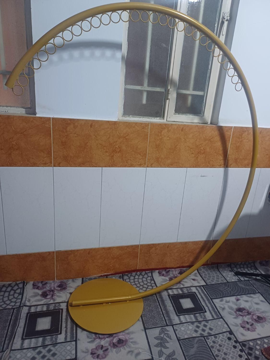 رگال لباس|بندرخت و رخت‌آویز|قم, علی آباد سعدگان|دیوار