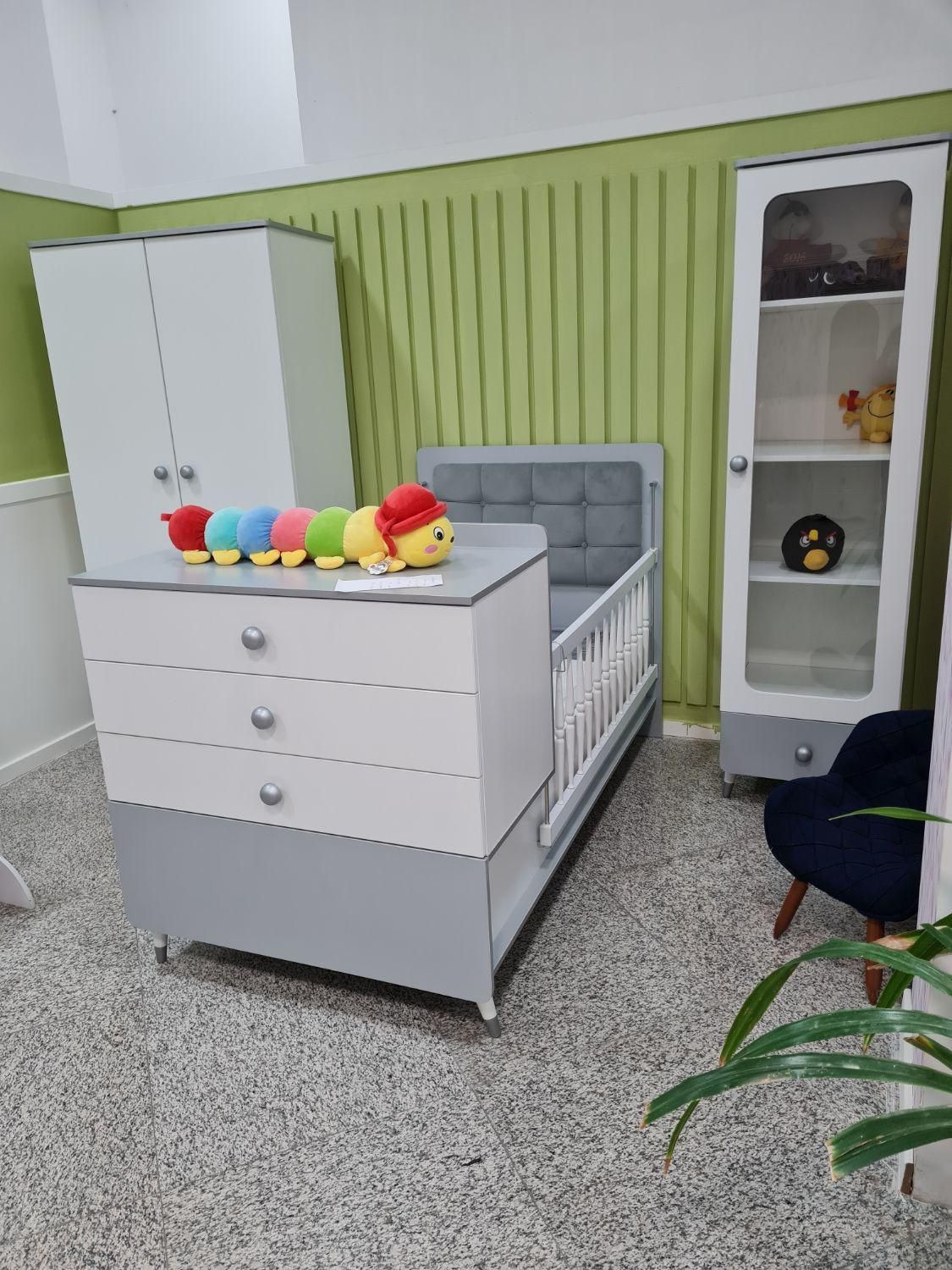 سرویس خواب نوزاد نوجوان لیوا|تخت و سرویس خواب|کرمان, |دیوار