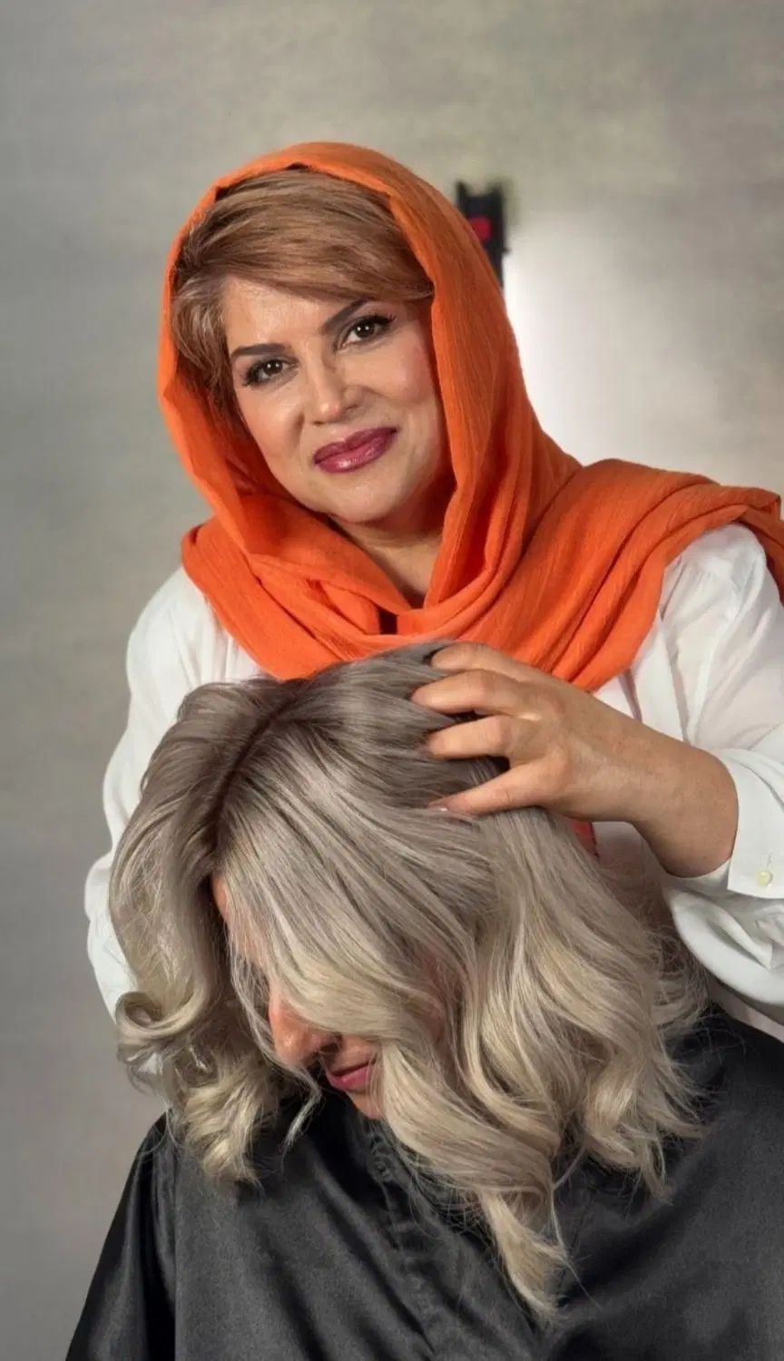 استخدام و آموزش دستیار رنگ میکاپ کوتاهی شنیون|استخدام درمانی، زیبایی، بهداشتی|مشهد, سید رضی|دیوار