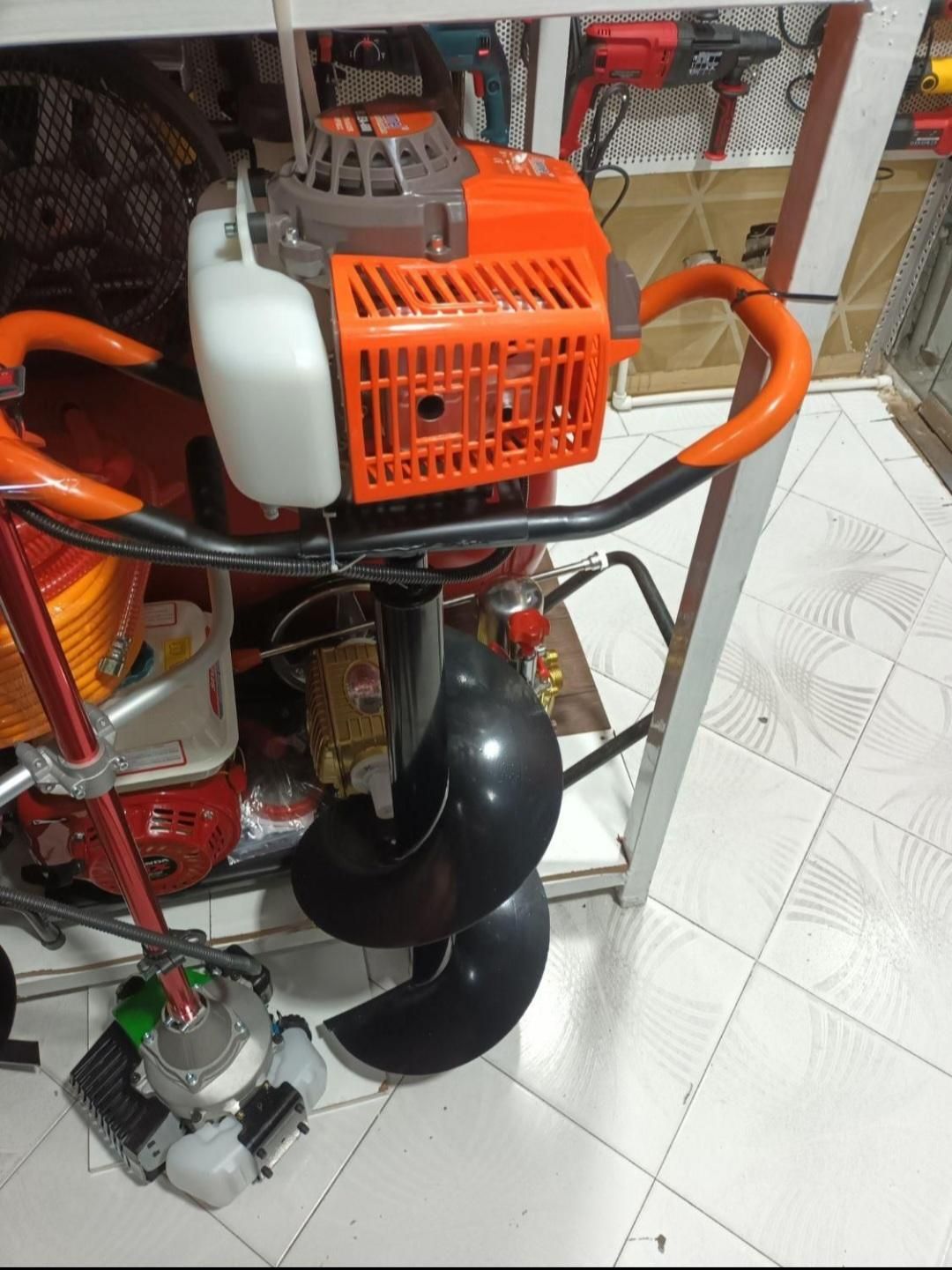 علفزن دوشی وپشتی.چاله زن موتوری سمپاش موتوری|ماشین‌آلات صنعتی|بندرعباس, |دیوار