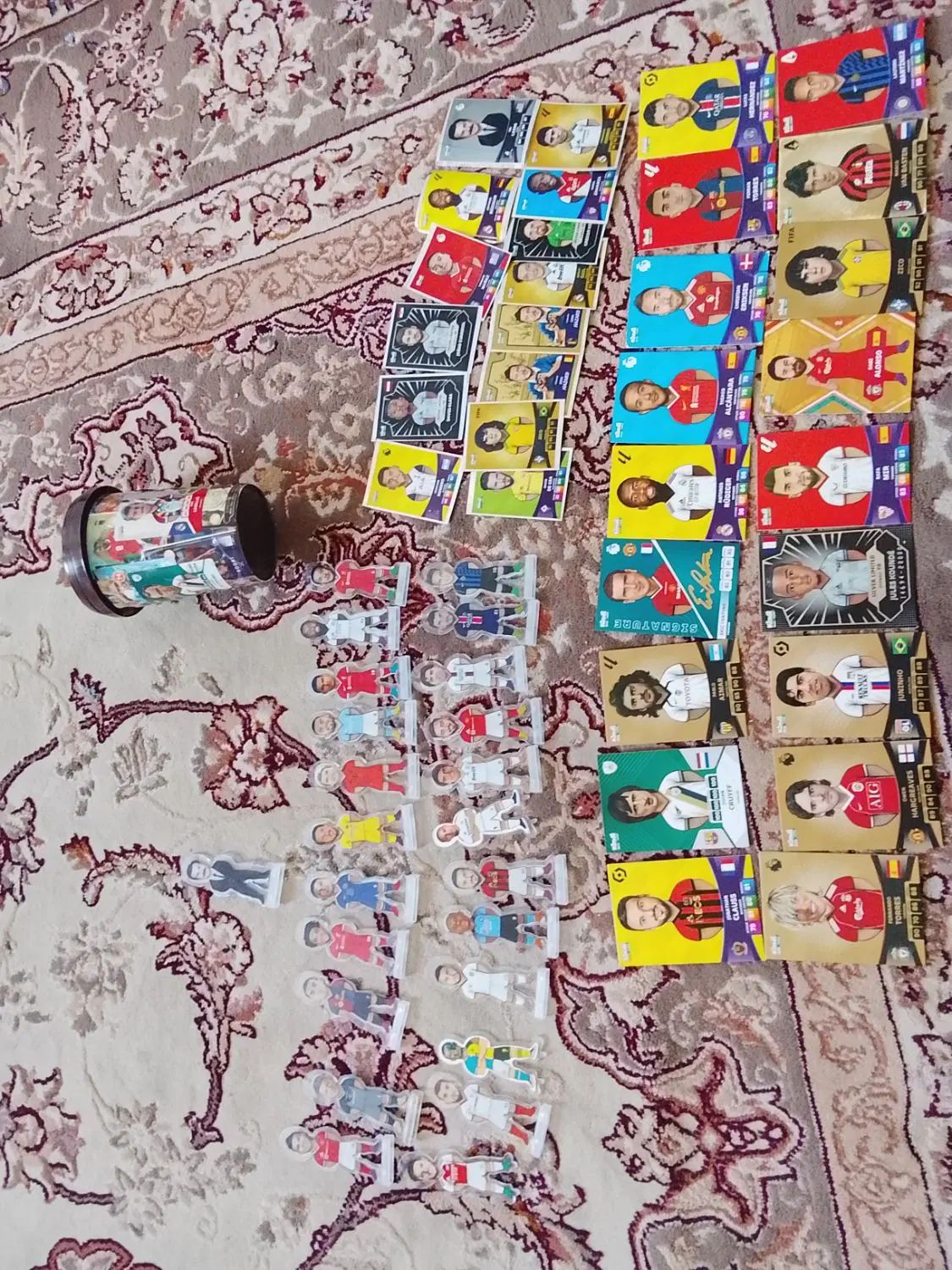۱۸تا کیمدی ۱۴تا بر چسب ۲۴تا فیگور به همراه هدیه|کلکسیون و سرگرمی|اسلام‌شهر, شهرک قائمیه|دیوار