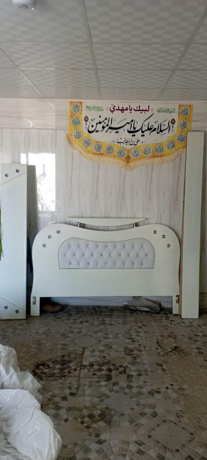 تختخواب دو نفره|تخت و سرویس خواب|بروجرد, |دیوار