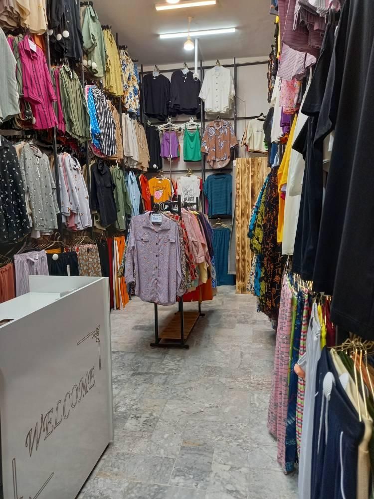 فروشنده خانم توانمند نیازمندیم|استخدام بازاریابی و فروش|مشهد, هنرور|دیوار