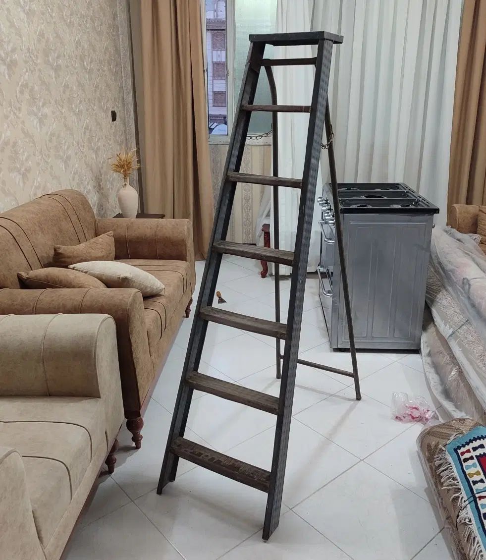 نردبان / نردبون آهنی ۶ شیش پله ارتفاع حدودا ۲ متر|ابزارآلات|تهران, شهرک ولیعصر شمالی|دیوار