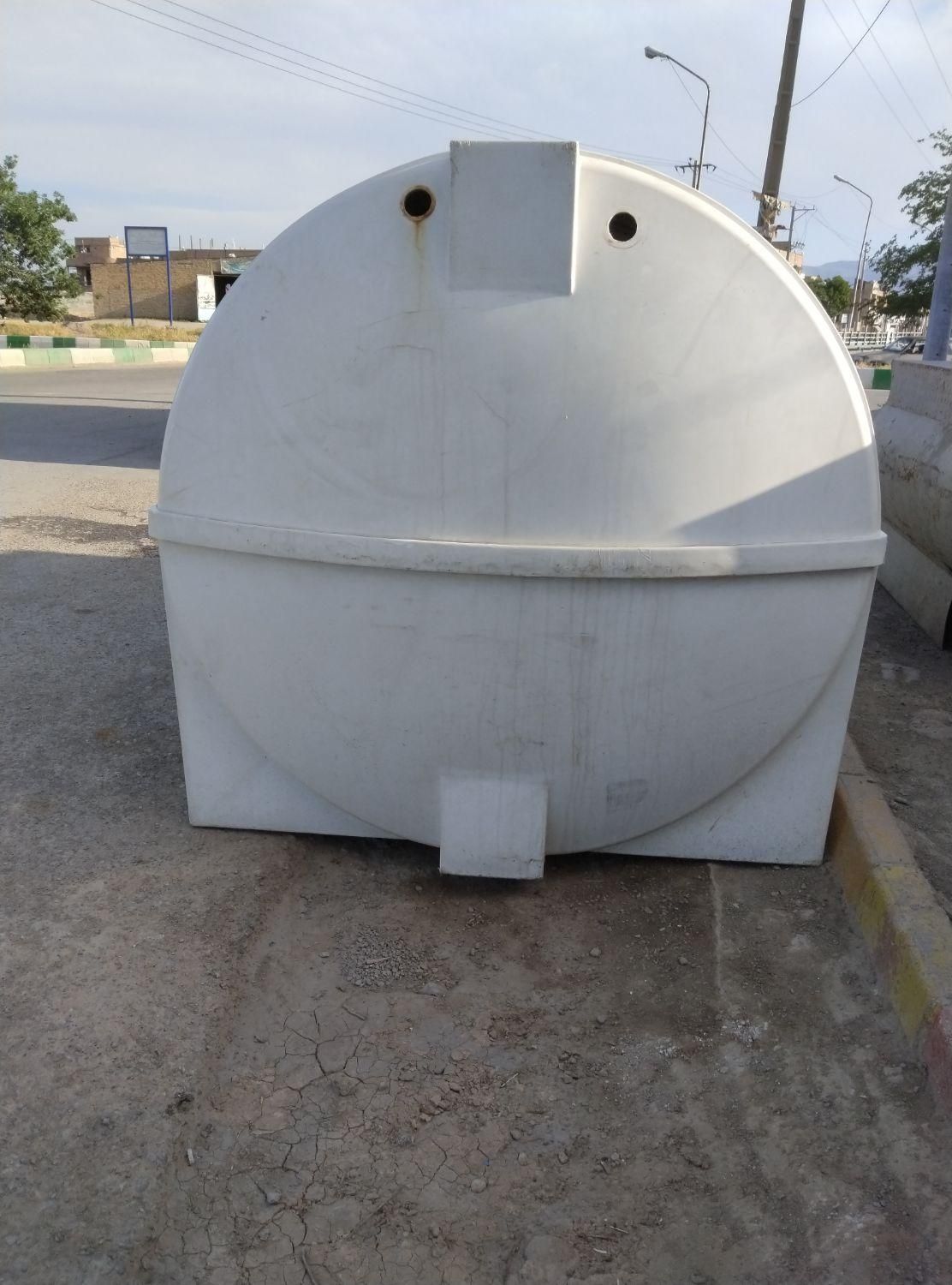 دوستان دیگربی اب نکشید تانکرهای پلاستیکی زد جالبک|مصالح و تجهیزات ساختمان|قوچان, |دیوار