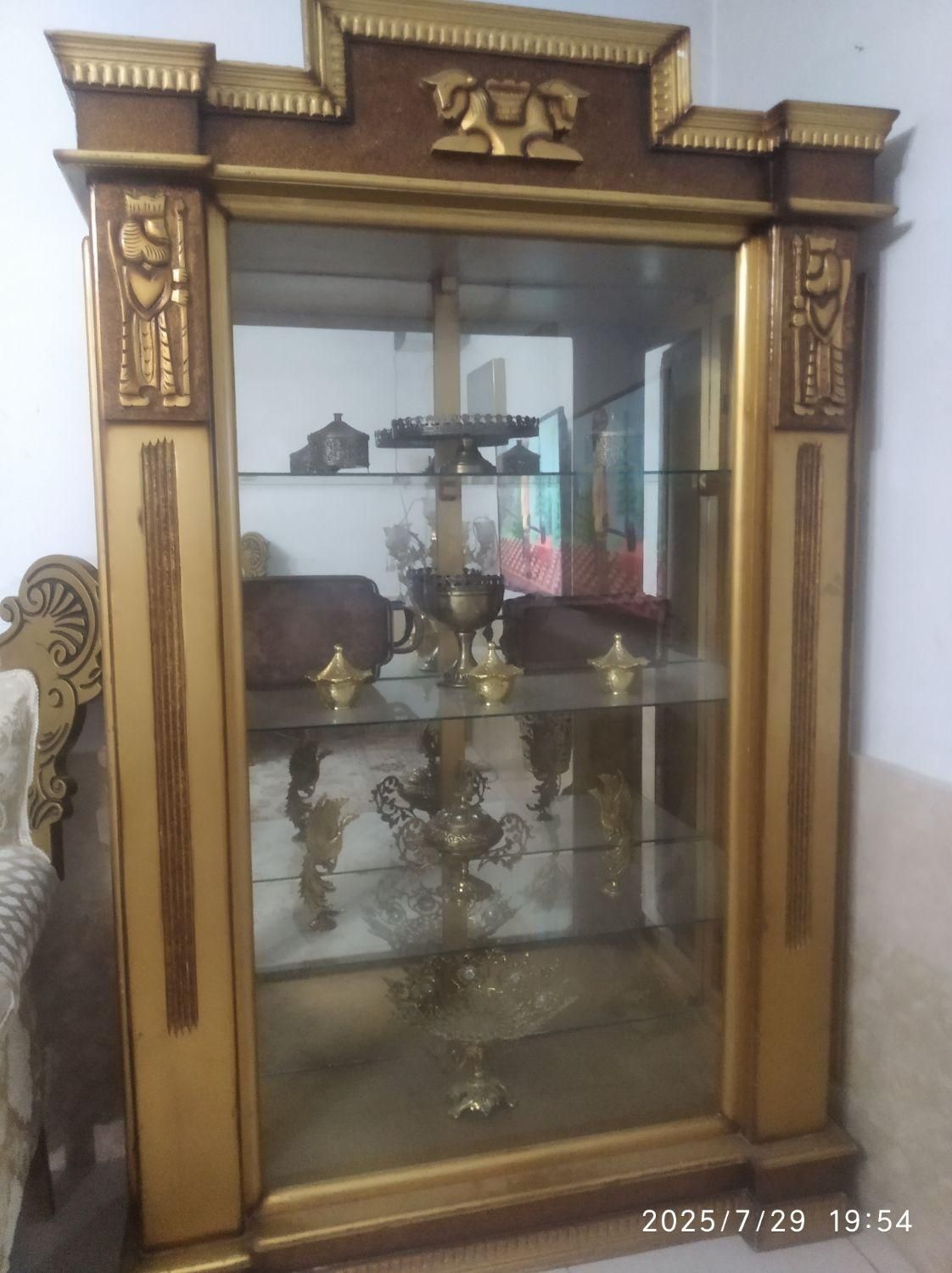 مبل  سلطنتی وبوفه طرح هخامنشی|مبلمان خانگی و میز عسلی|کرج, ملک‌آباد|دیوار