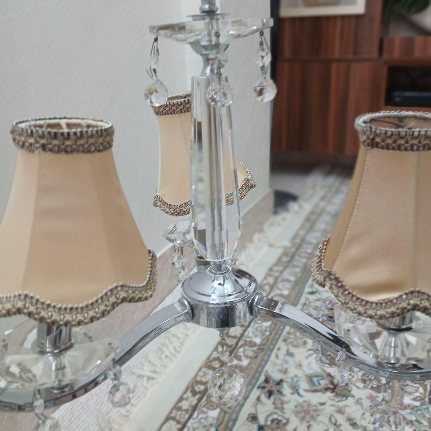 لوستر اتاق خواب|لوستر و چراغ آویز|قم, زنبیل آباد|دیوار