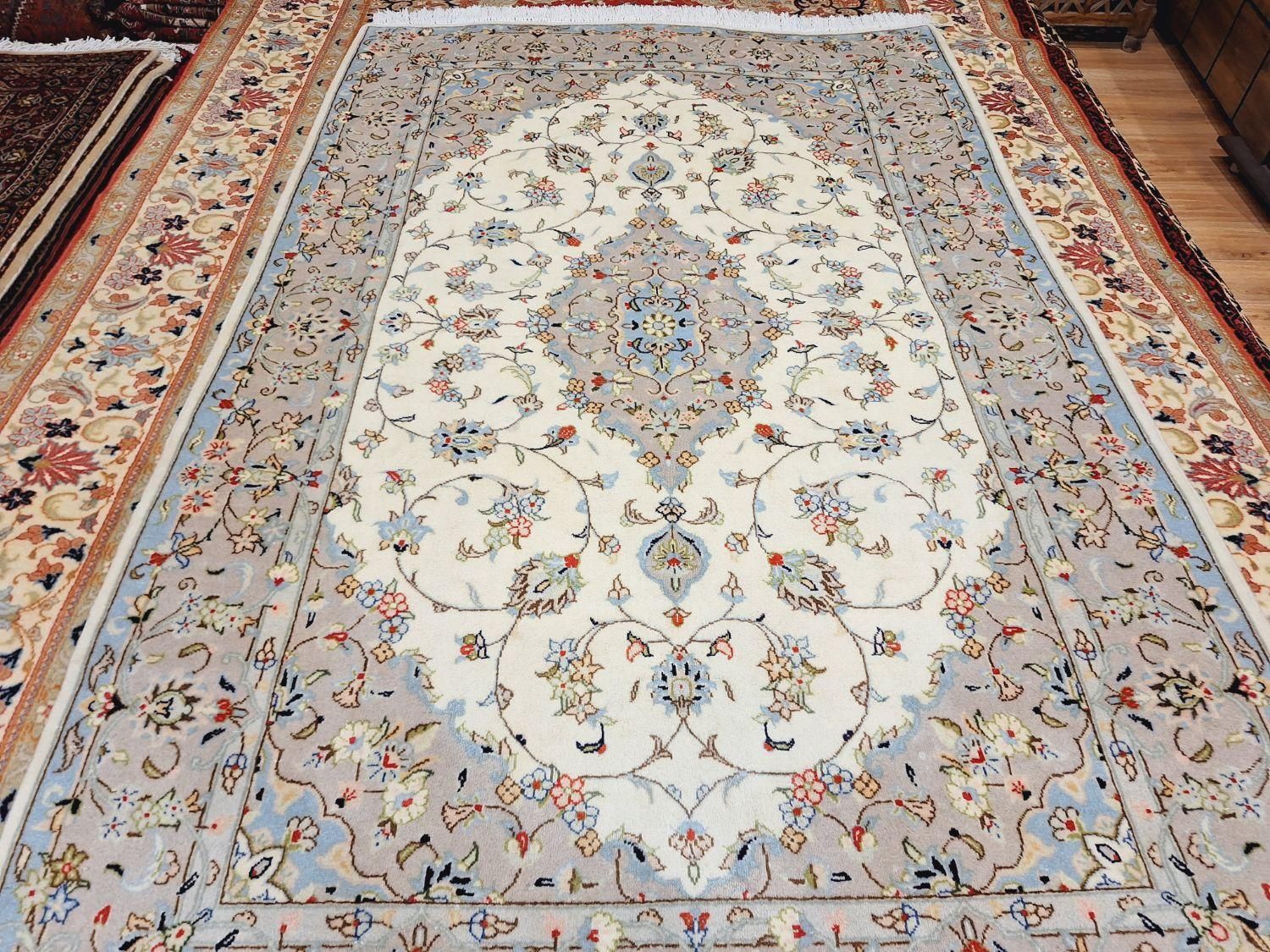 قالیچه دستباف کرم کاشان آکبند|فرش|تهران, اکباتان|دیوار