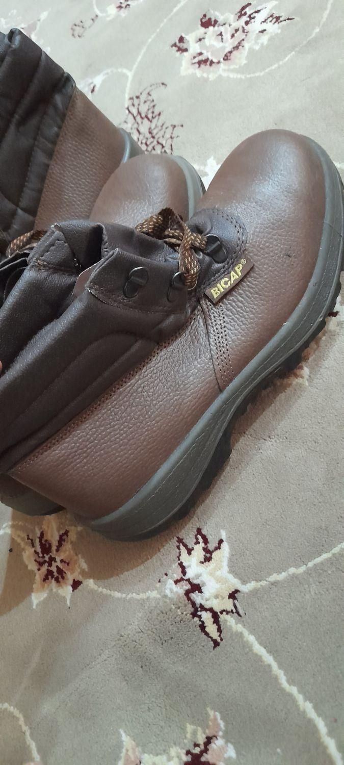 کفش ایمنی سایز ۴۲ و ۴۳|کیف، کفش، کمربند|اصفهان, کوی امیریه|دیوار