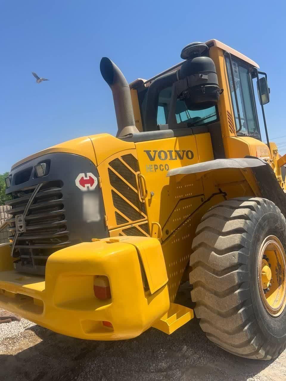 لودر ولوو ال ۹۰fمدل۲۰۰۸بسیار تمیز در حدنو|خودرو سنگین|شیراز, شهرک استقلال|دیوار