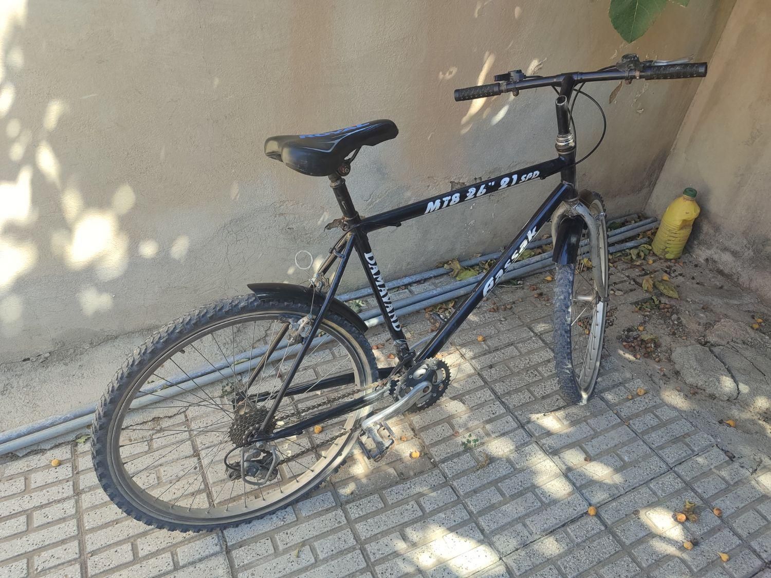 دوچرخه|دوچرخه، اسکیت، اسکوتر|اسفراین, |دیوار