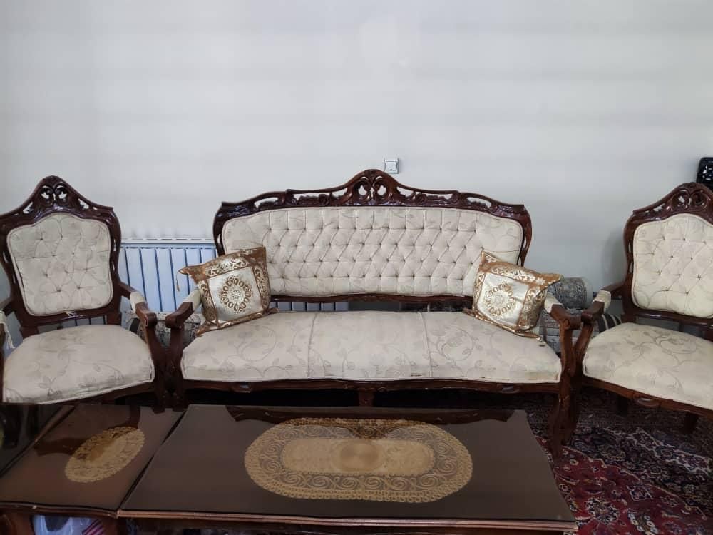 مبل ۹نفره ناهارخوری ۴نفره چوب گردو سالم|مبلمان خانگی و میز عسلی|اصفهان, جنیران (لادان)|دیوار