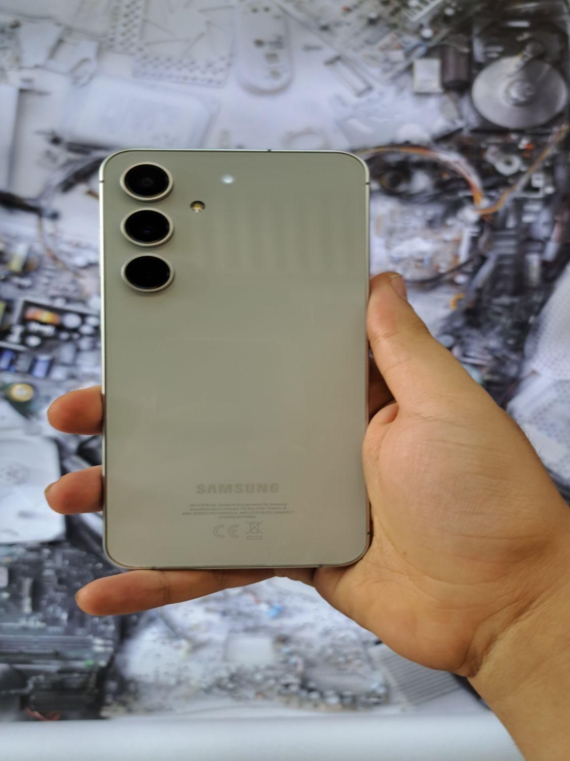 سامسونگ Galaxy S24 FE با حافظهٔ ۲۵۶ گیگابایت|موبایل|اصفهان, احمدآباد|دیوار