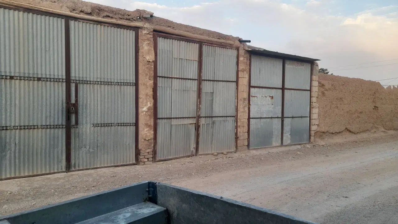 فروش انبار و دامداری ۶۰۰ متری مناسب سرمایه‌گذاری|فروش دفتر صنعتی، کشاورزی، تجاری|آباده, |دیوار