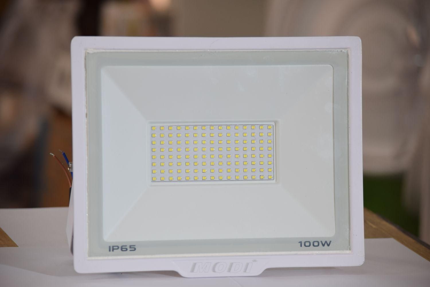 پروژکتور LED مودی ۱۰۰ وات - نور قوی کیفیت عالی|لامپ و چراغ|رشت, بوسار|دیوار