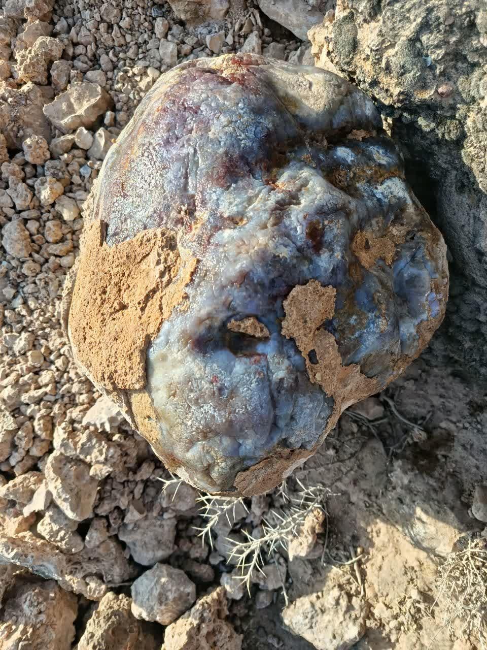 سنگ عقیق|کلکسیون اشیاء عتیقه|شیراز, میانرود|دیوار