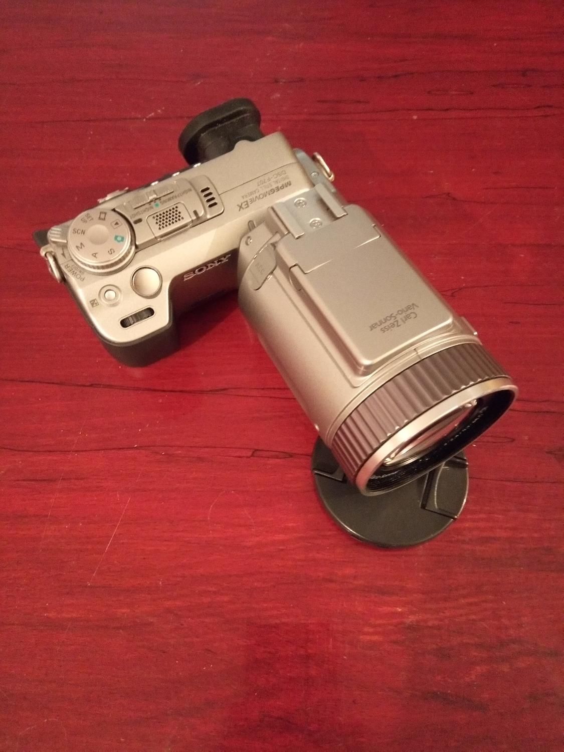 دوربین عکاسی و فیلم برداری سونیCyber-shot DSC-F707|دوربین عکاسی و فیلم‌برداری|تهران, شهرک ژاندارمری|دیوار
