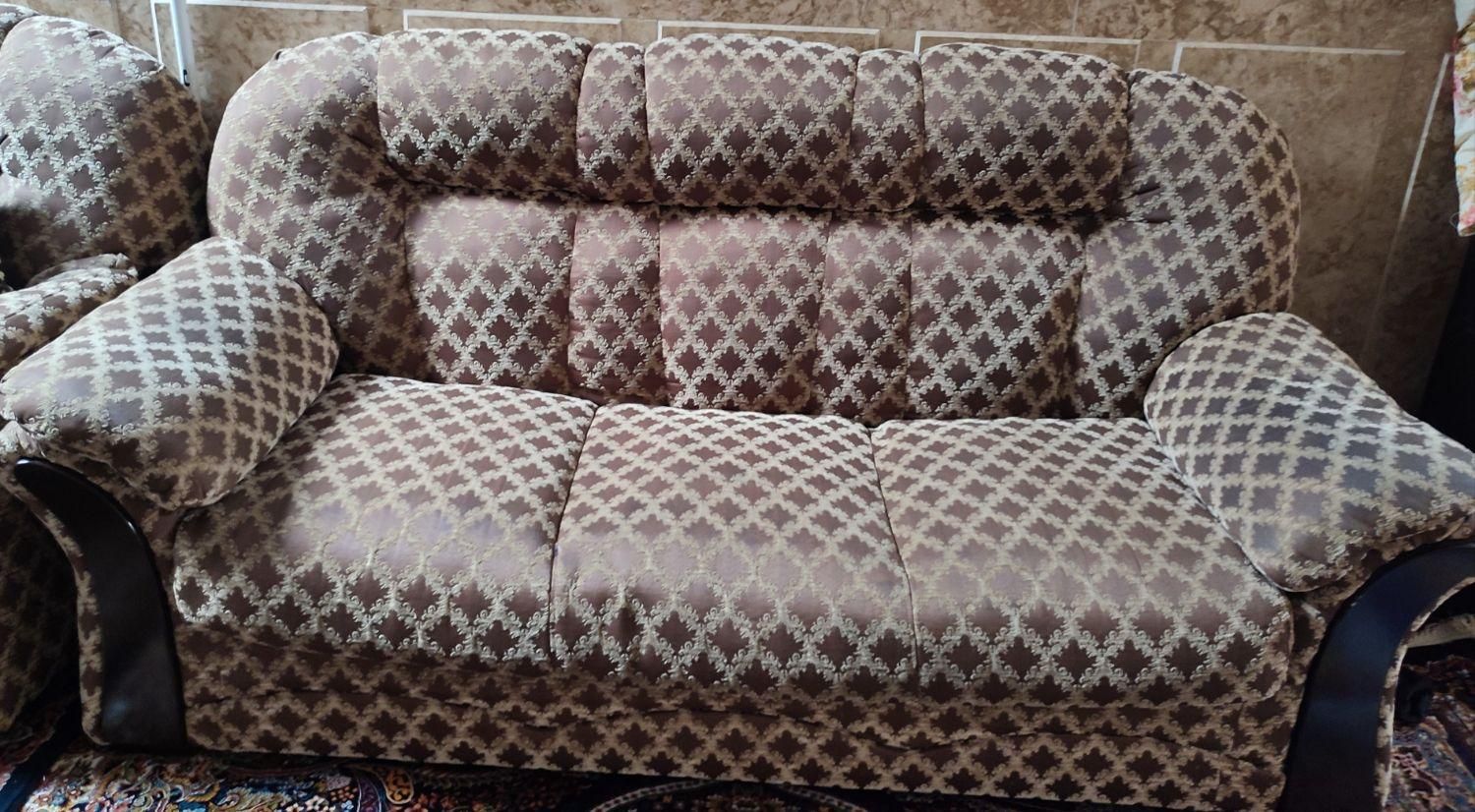 مبل ۷ نفره|مبلمان خانگی و میز عسلی|قم, چهار مردان|دیوار