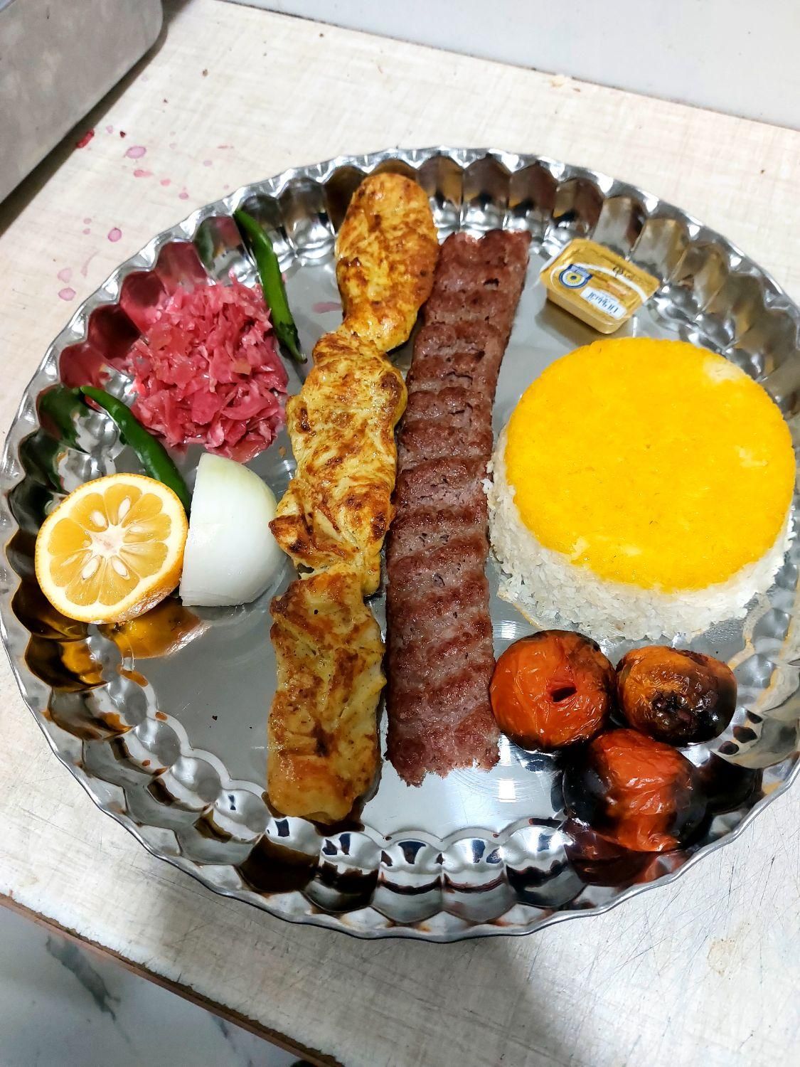 کبابی سالنکاری و ظرفشویی|استخدام خدمات فروشگاه و رستوران|تهران, تهرانپارس غربی|دیوار