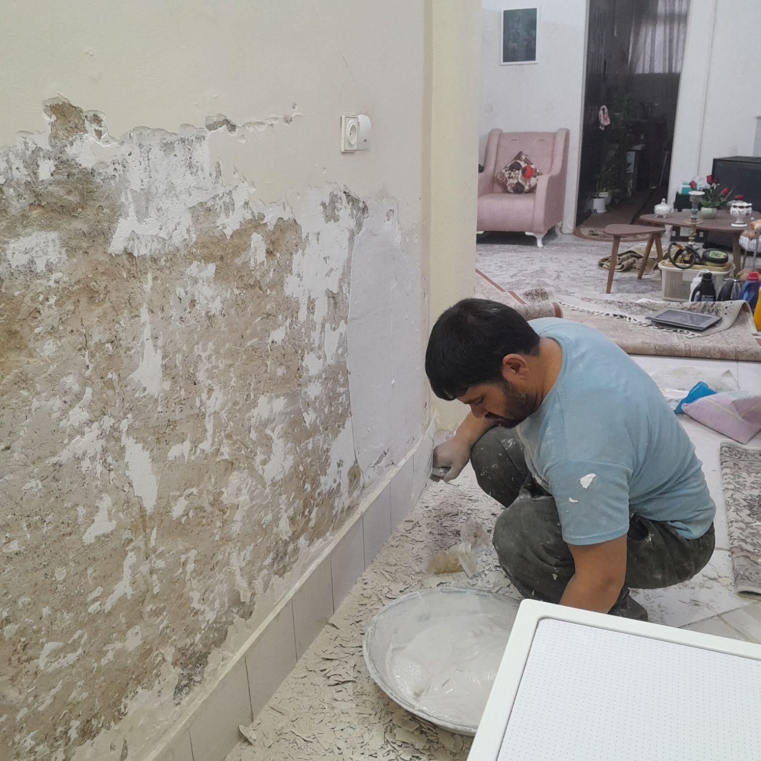 گچ کارخورده کاری گچکاری لکه گیری وابزارگچ دیوارگچی|خدمات پیشه و مهارت|مشهد, دانشجو|دیوار