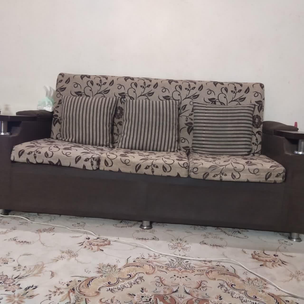 مبل ۹ نفره|مبلمان خانگی و میز عسلی|مشهد, کوشش|دیوار