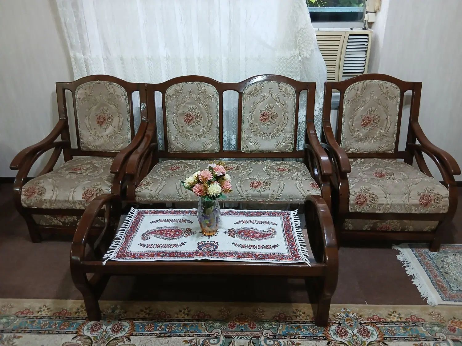 فروش مبلمان 8 نفره با میز پذیرائی،میز عسلی و کوسن|مبلمان خانگی و میز عسلی|پره‌سر, |دیوار