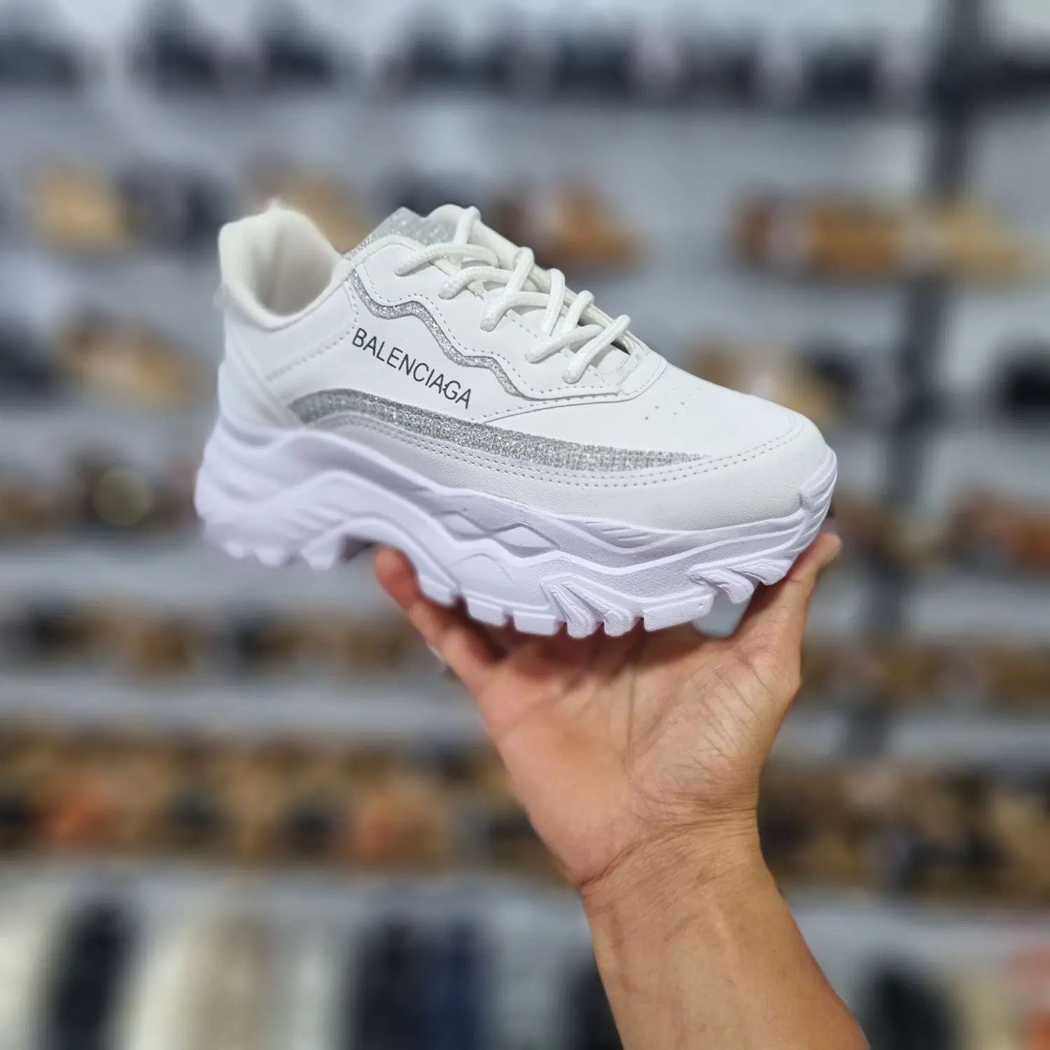 اسپرت (( BALENCIAGA )) شیک و جذاب|کیف، کفش، کمربند|اصفهان, مصلی|دیوار