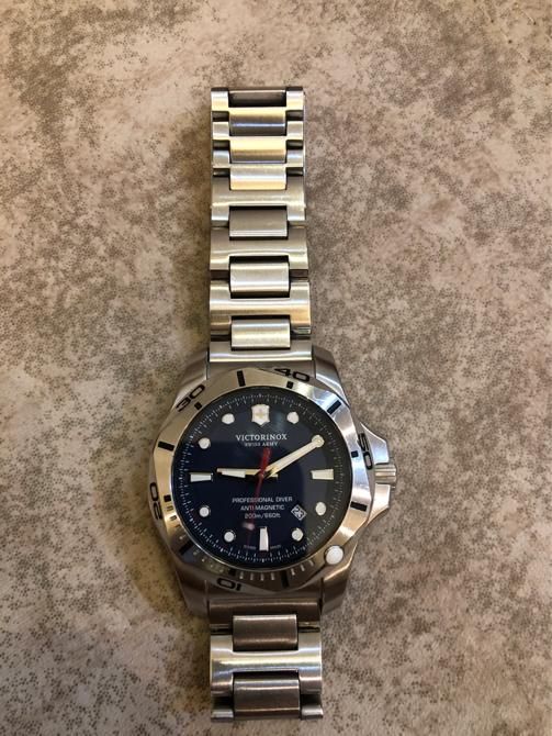 معاوضه با آیفون (ساعت ویکتورینوکس اصل)|ساعت|تهران, اختیاریه|دیوار