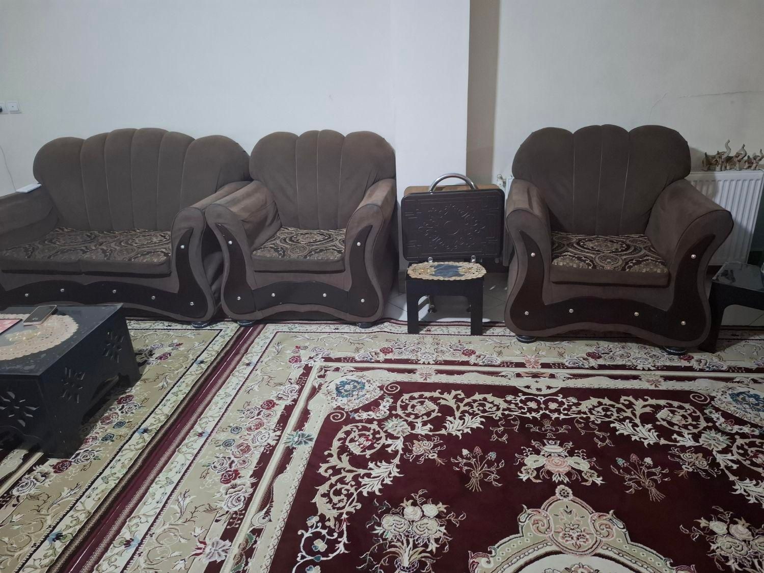 یکدست مبل ۷ نفره|مبلمان خانگی و میز عسلی|اصفهان, بابوکان|دیوار