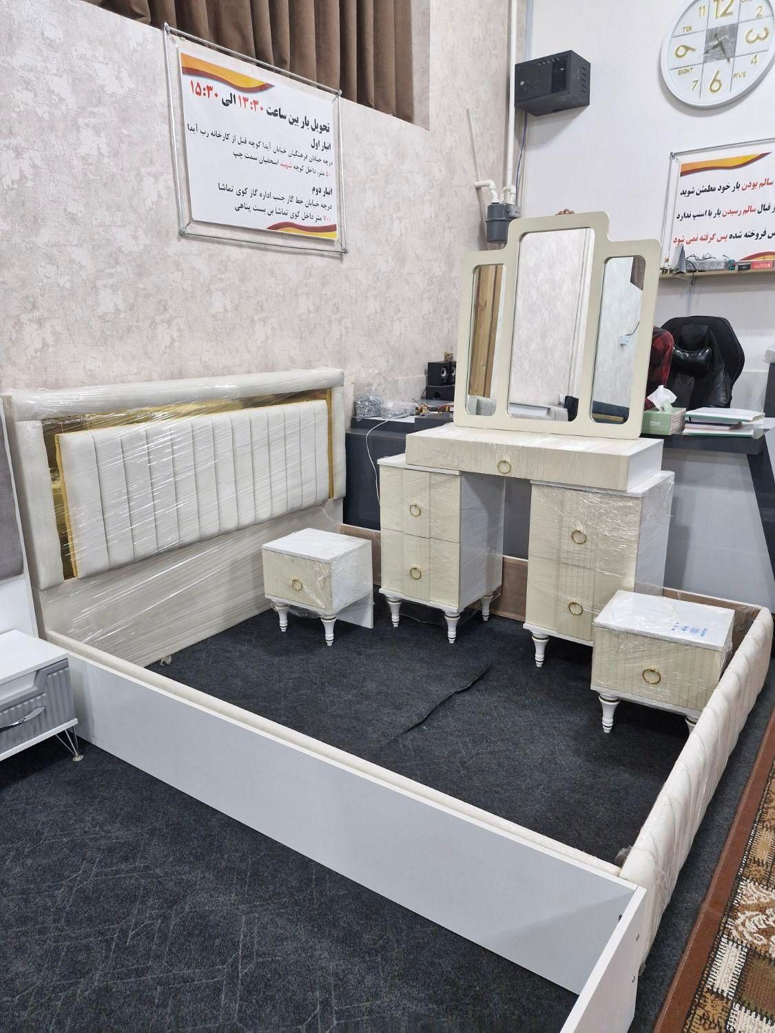 سرویس قاب طلایی سه تکه|تخت و سرویس خواب|خمینیشهر, |دیوار