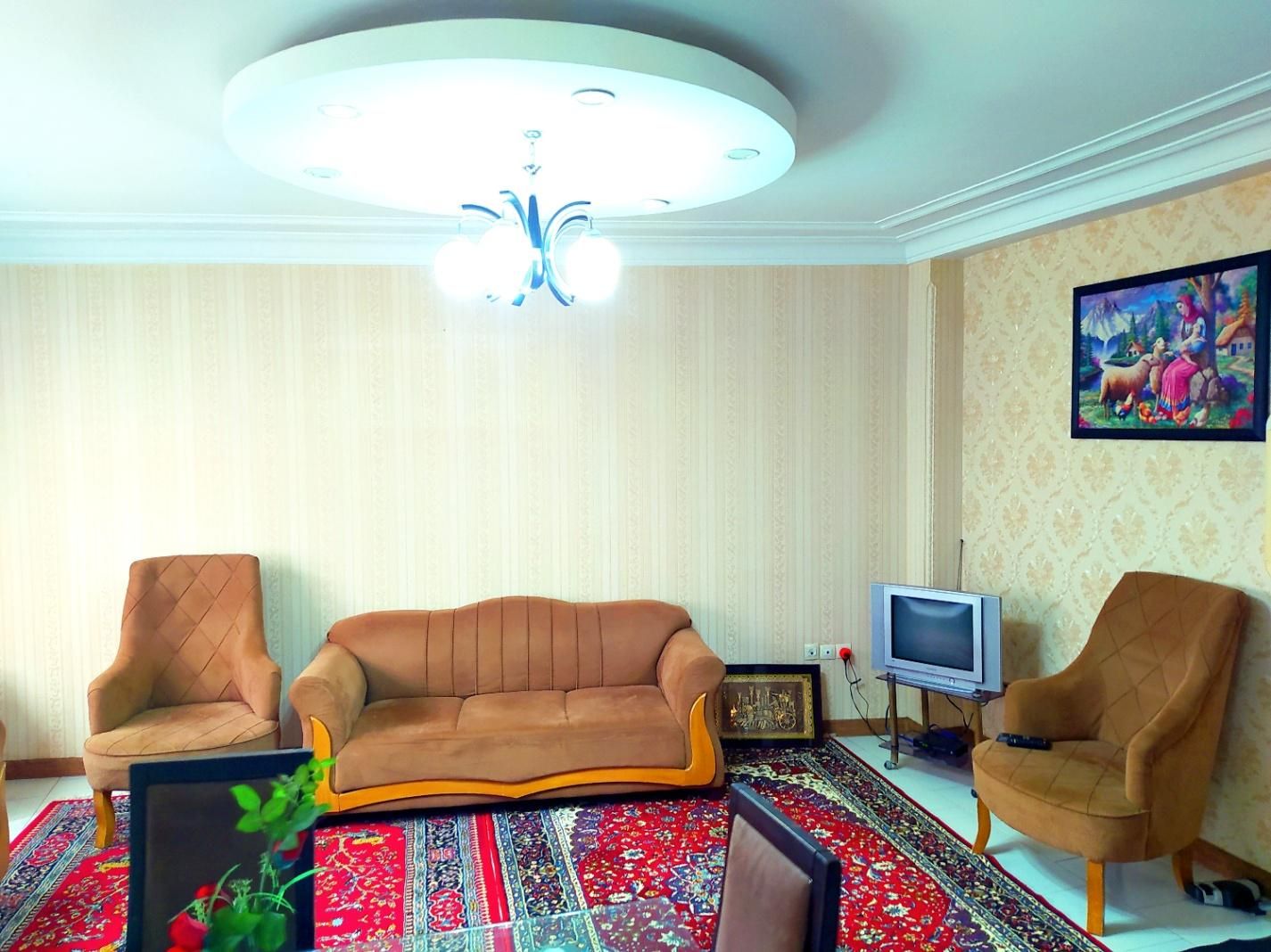 آپارتمان مبله نزدیک شهرداری با پارکینگ اختصاصی|اجارهٔ کوتاه‌مدت آپارتمان و سوئیت|رشت, صفاری|دیوار