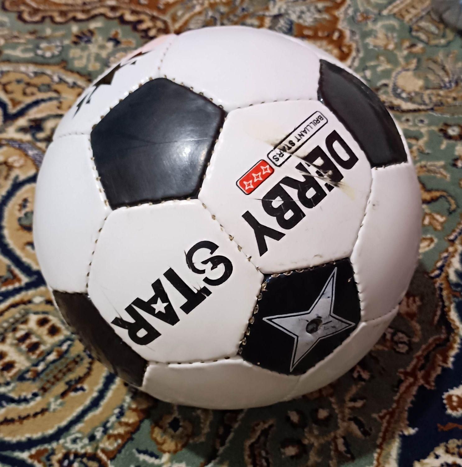 توپ فوتبال برند DERBY STAR سایز ۵ (نیمه‌نو)|ورزش‌های توپی|تنکابن, |دیوار