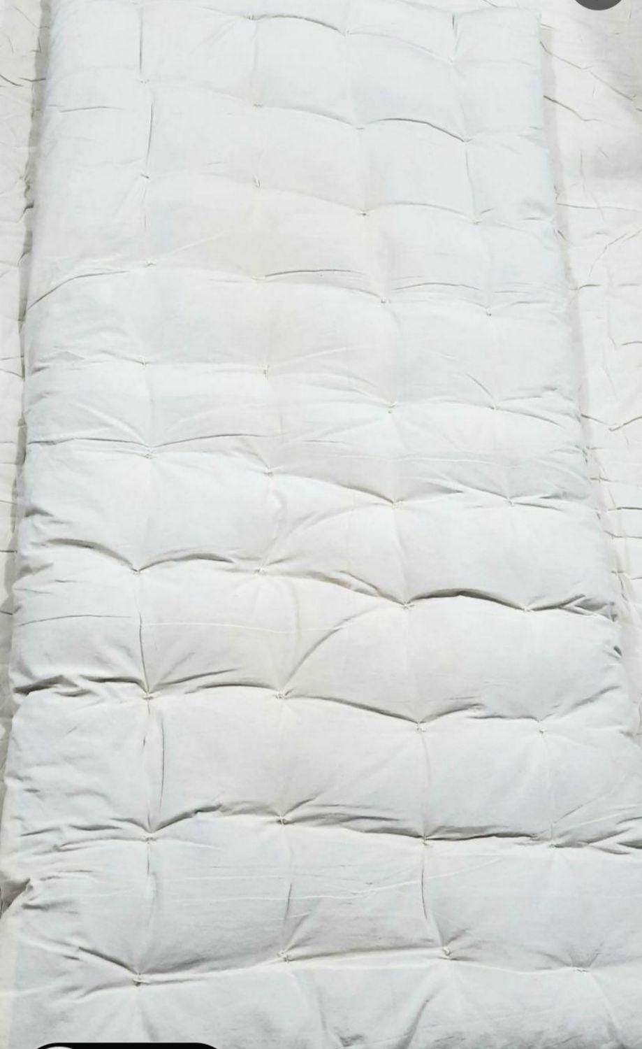 لحاف و تشک و بالشتک ۴ دست|رختخواب، بالش، پتو|آستارا, |دیوار