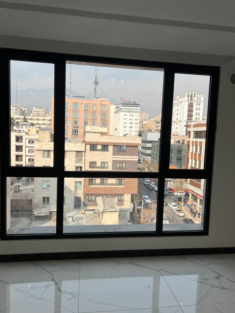 ۱۱۰متر صرافهاشمال  درحدنوساز  غرق‌نور امکانات‌کامل