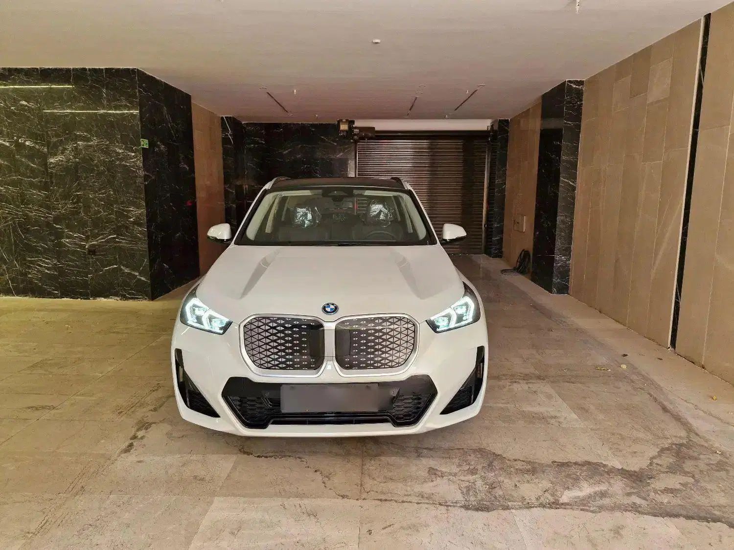 BMW ix1|خودرو سواری و وانت|تهران, صادقیه|دیوار