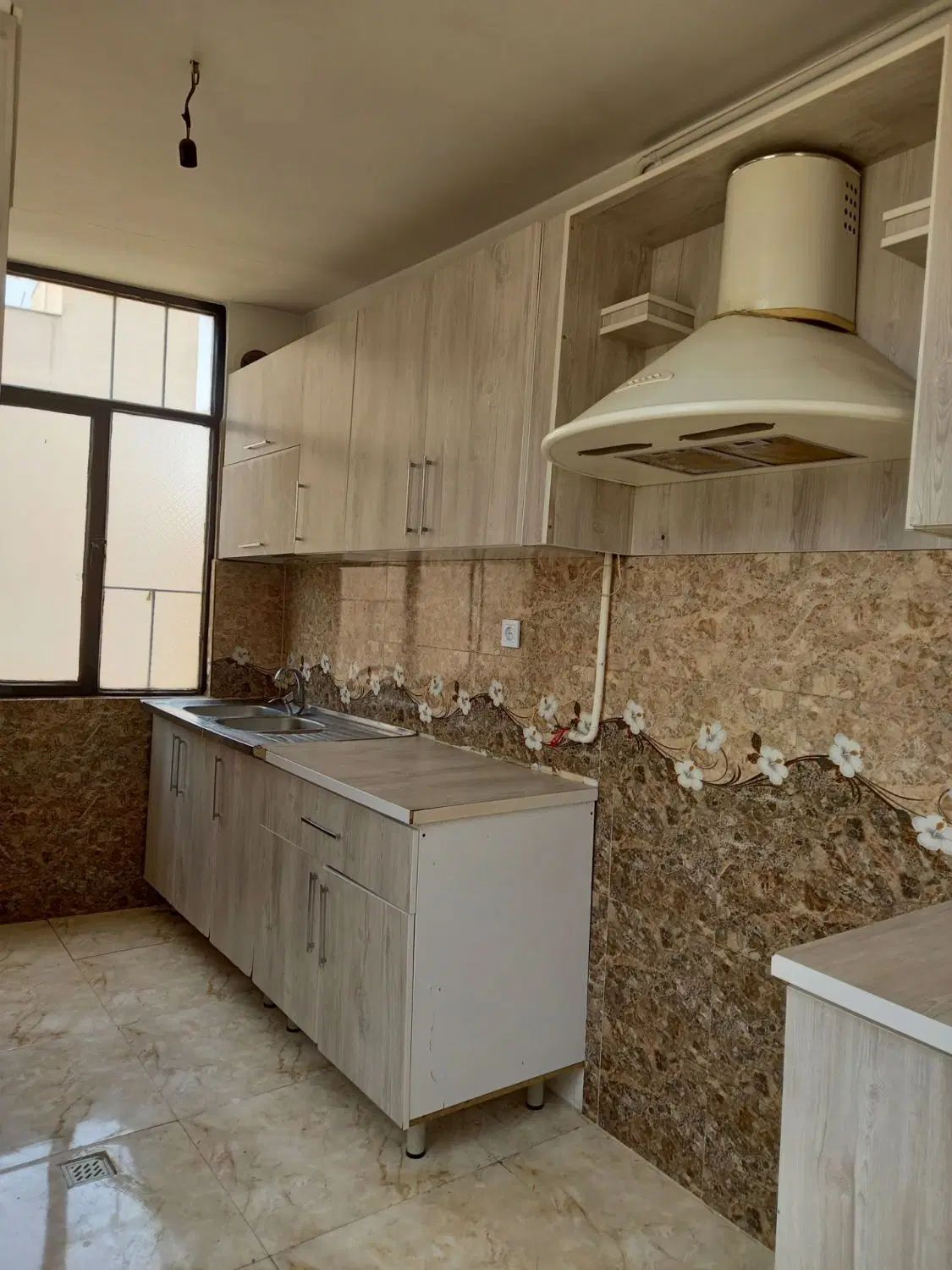 ۷۵متری شیک با پارکینگ نزدیک مترو|اجارهٔ آپارتمان|تهران, هرندی|دیوار