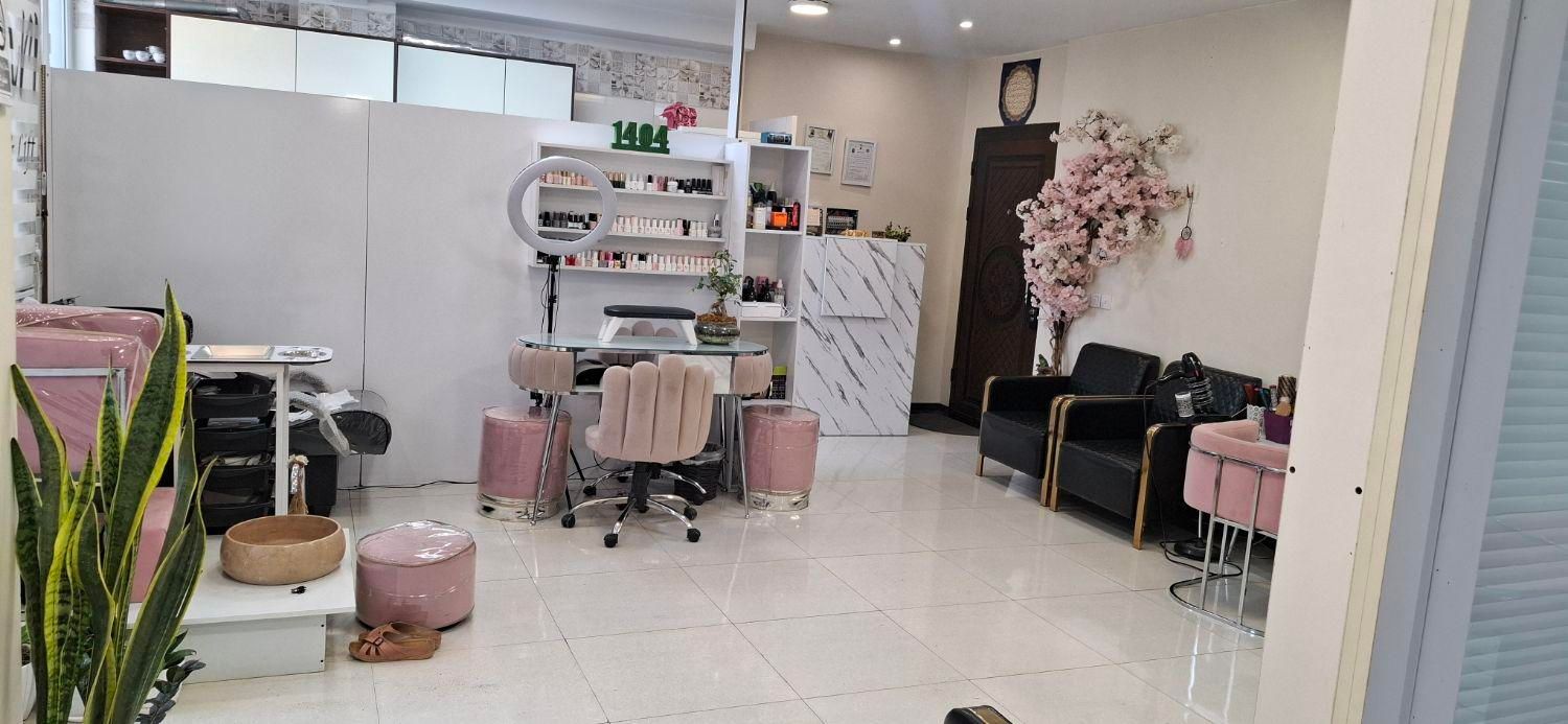 اجاره میز ناخن و تخت مژه|اجارهٔ دفتر کار، اتاق اداری، مطب|تهران, کرمان|دیوار