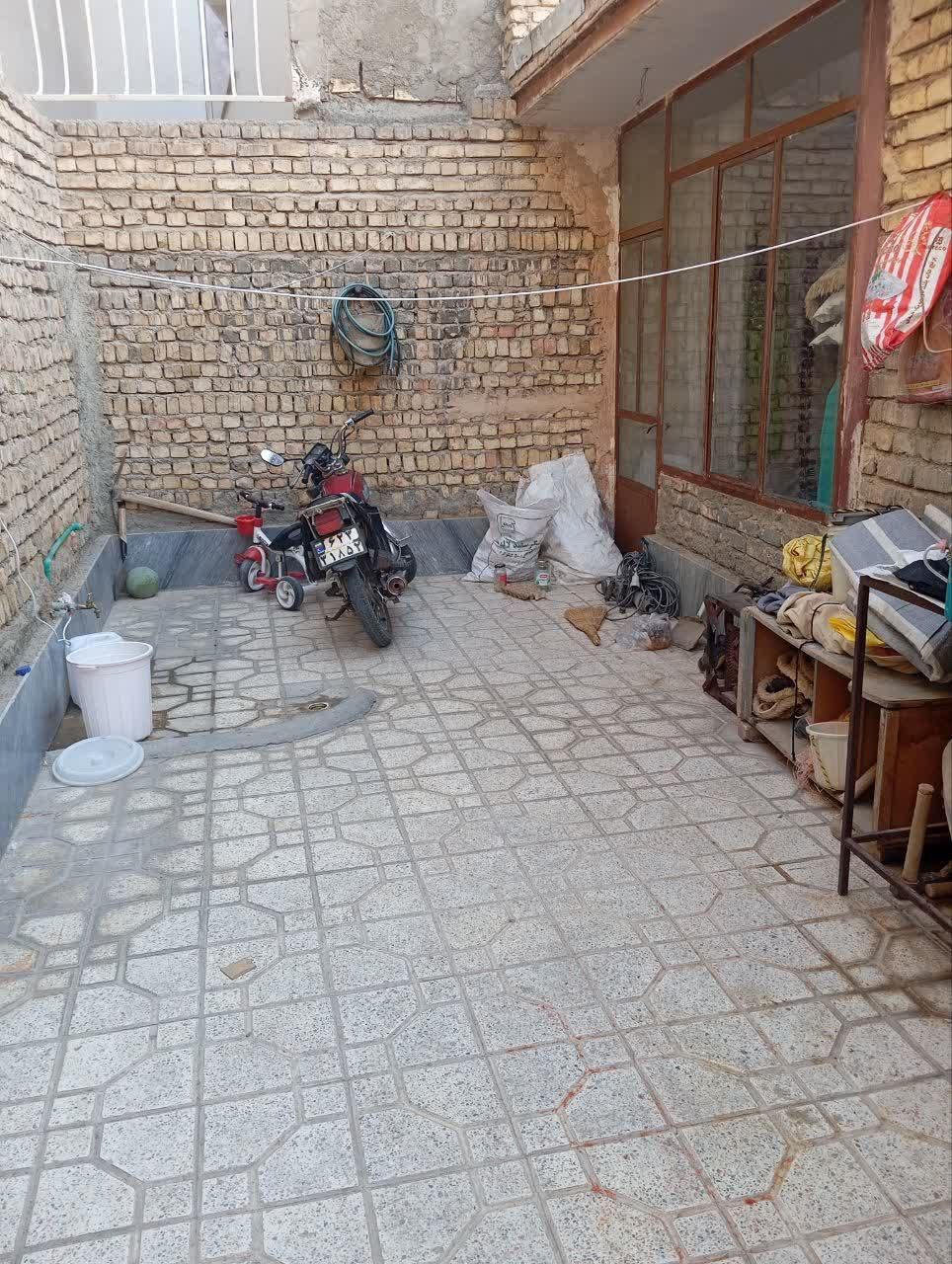 فروش خانه ویلایی ۱۰۰ متری ۱ خوابه در گلستان|فروش خانه و ویلا|اصفهان, گلستان|دیوار